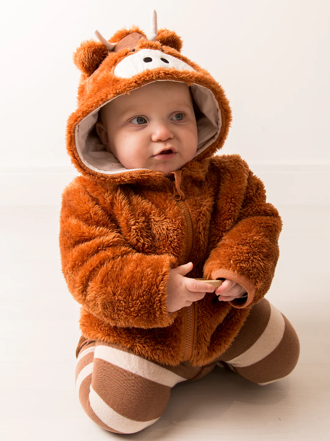 Junior Neutral Highland Cow Hoodie - Image 6