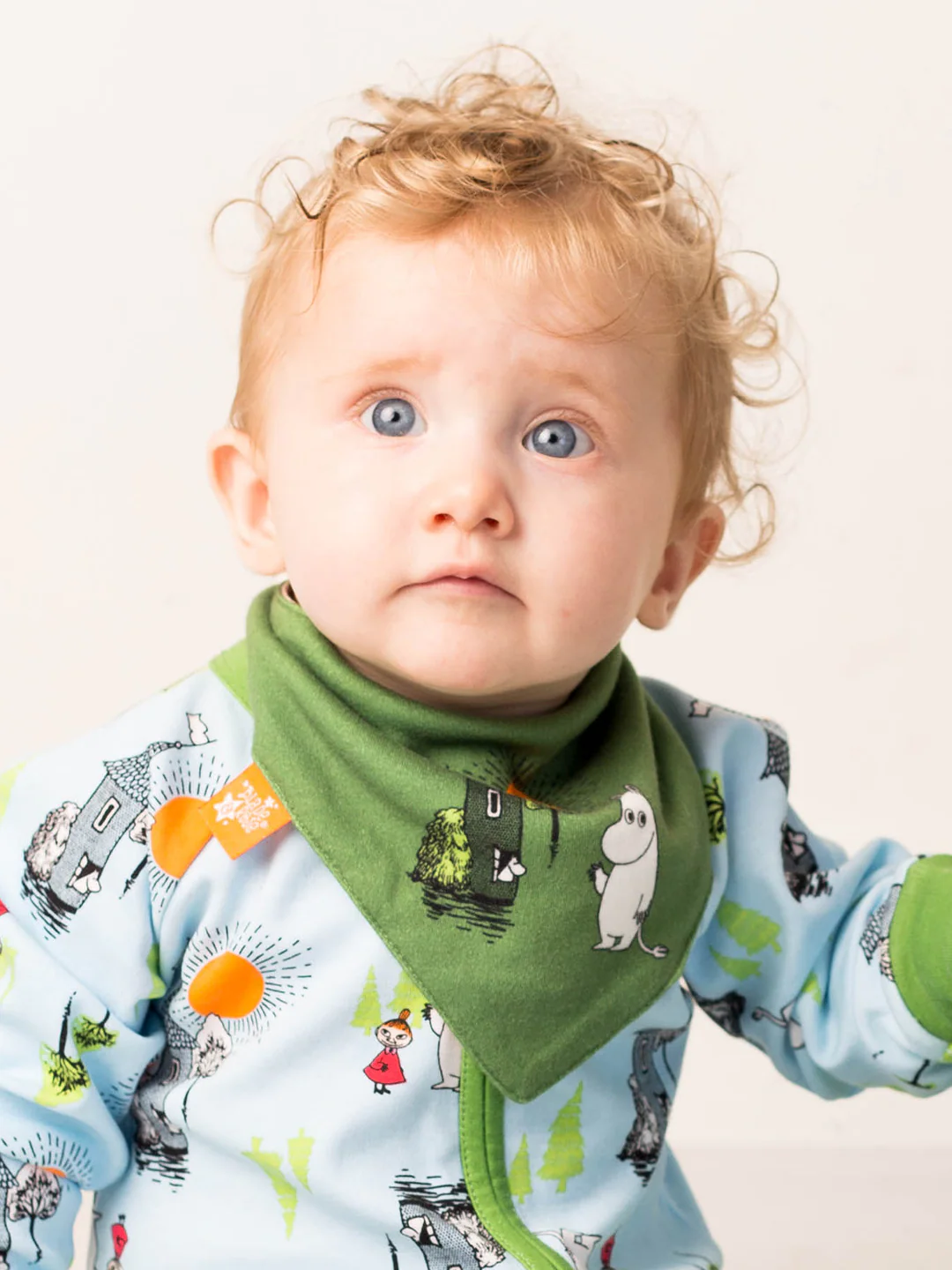Moomin™ Organic Free To Explore Khaki Bib - Image 3