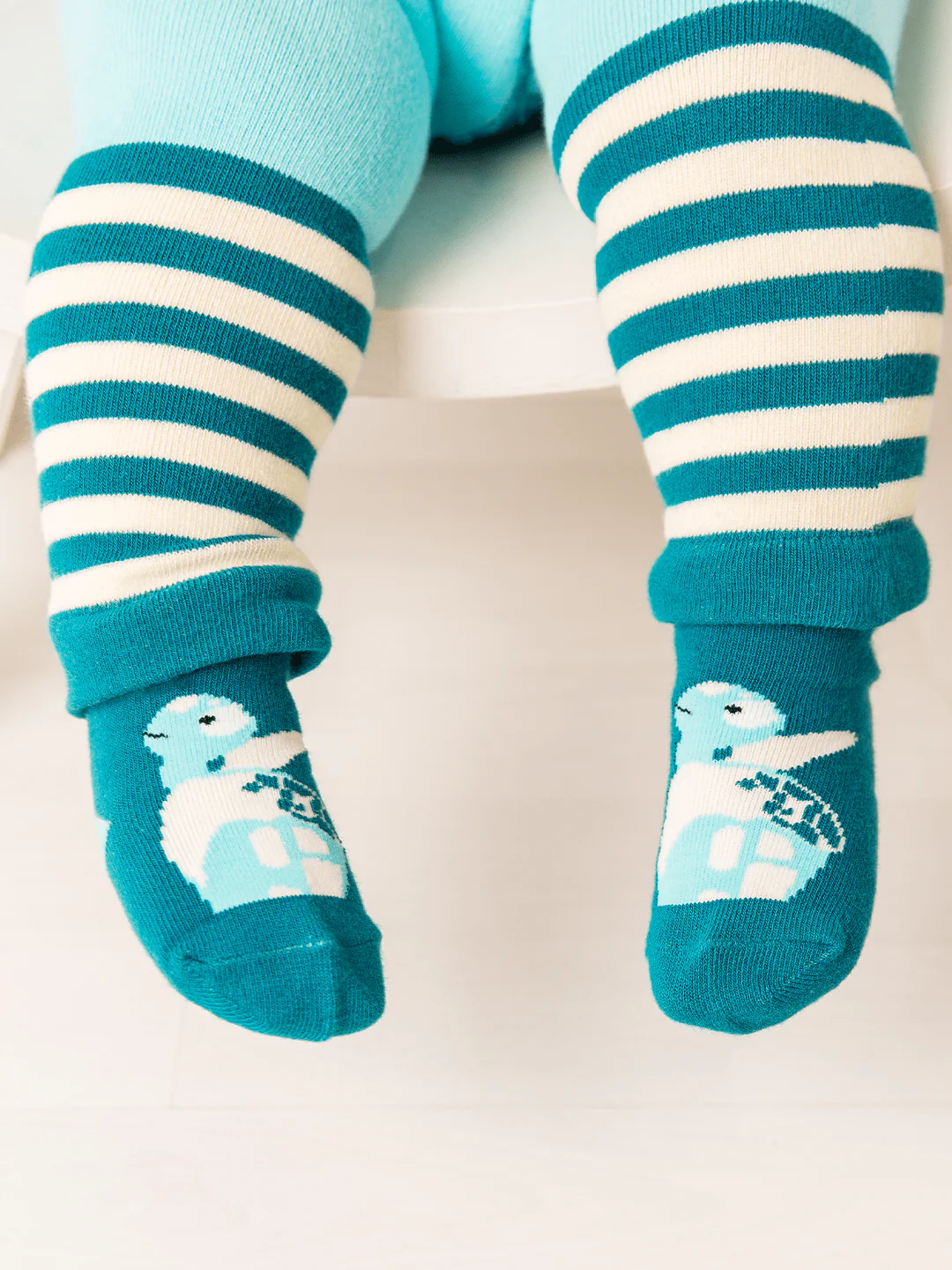 WWF Organic Sea Turtle Socks - Image 2